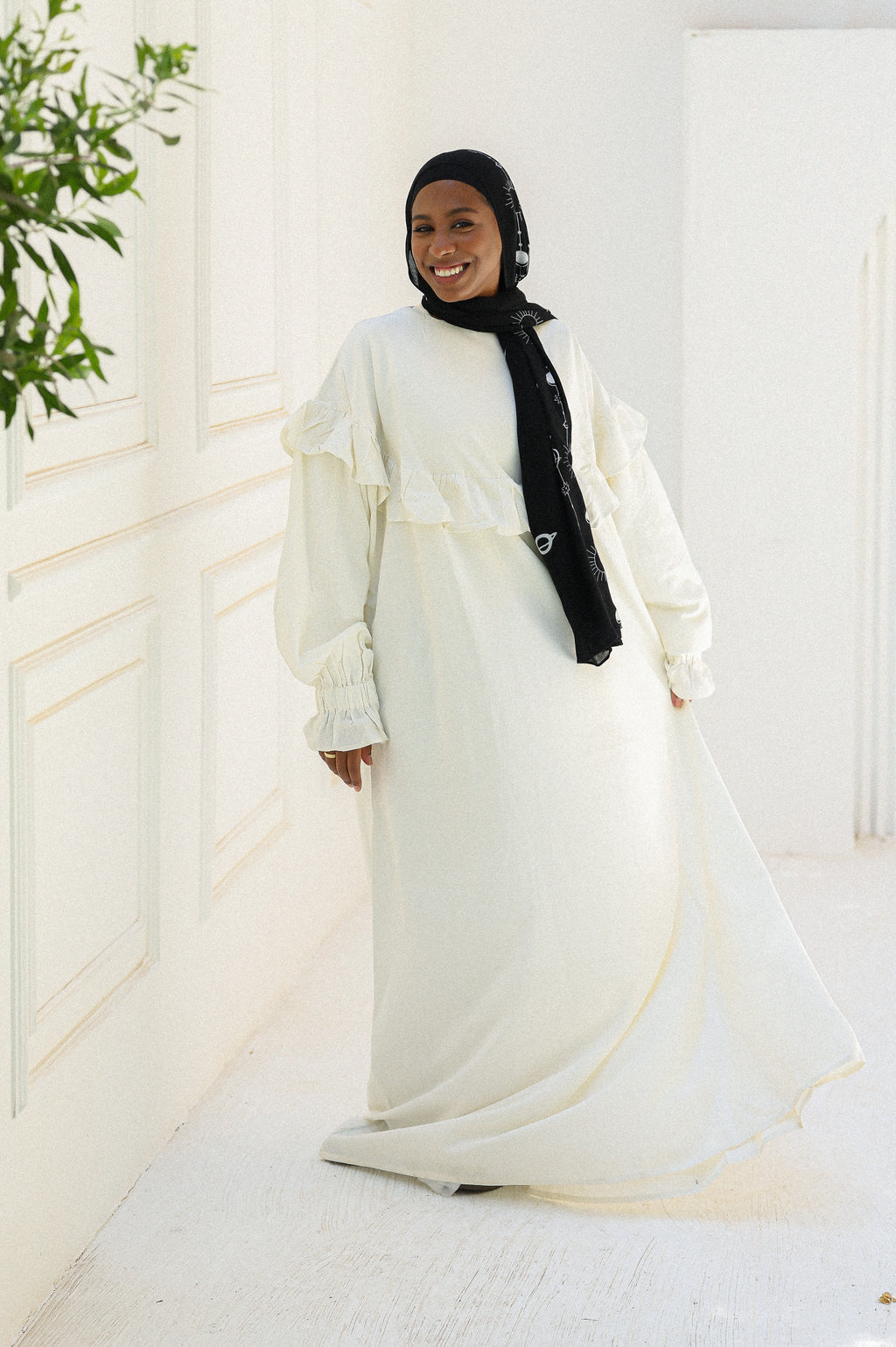 Frons white