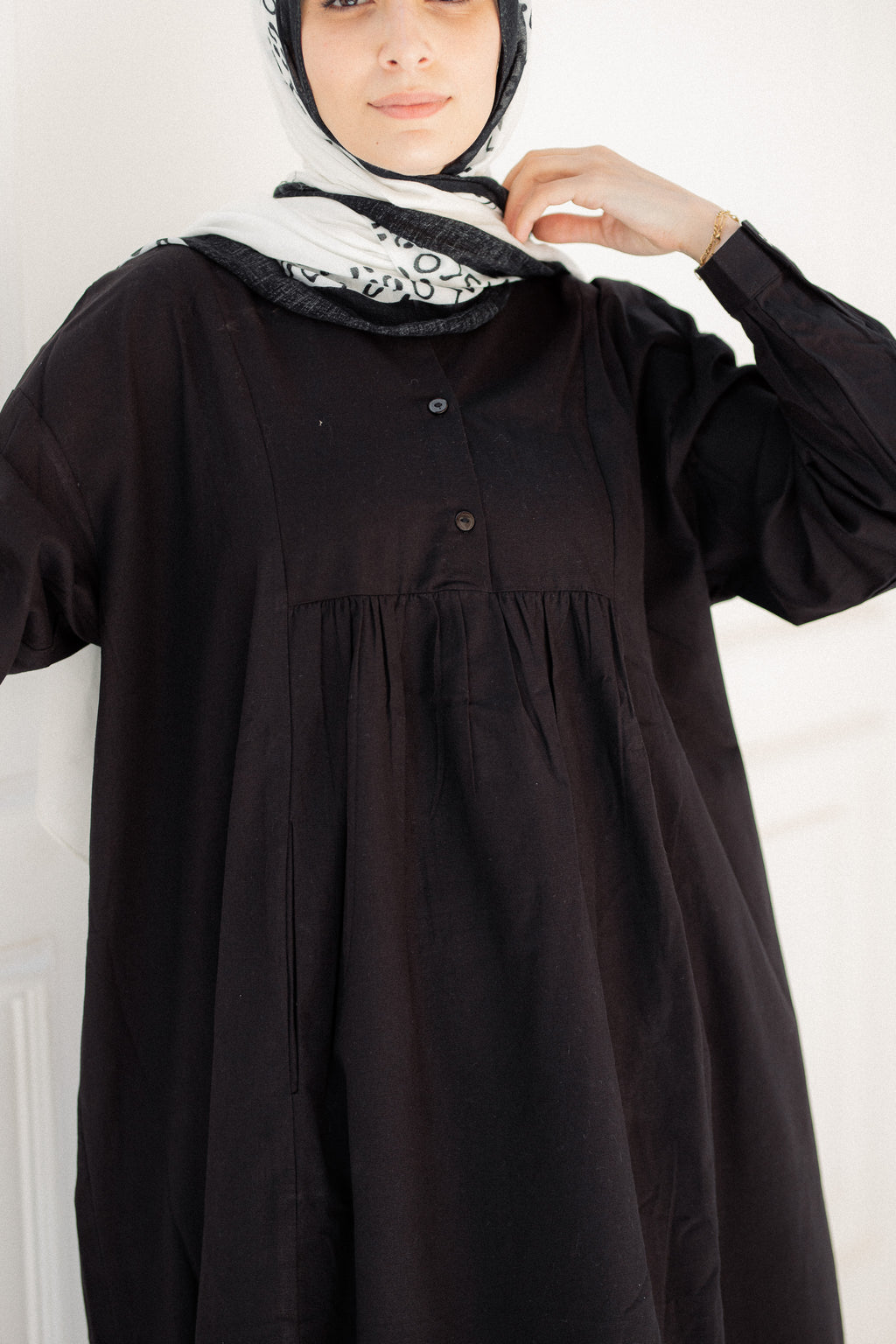 Ruffled black
