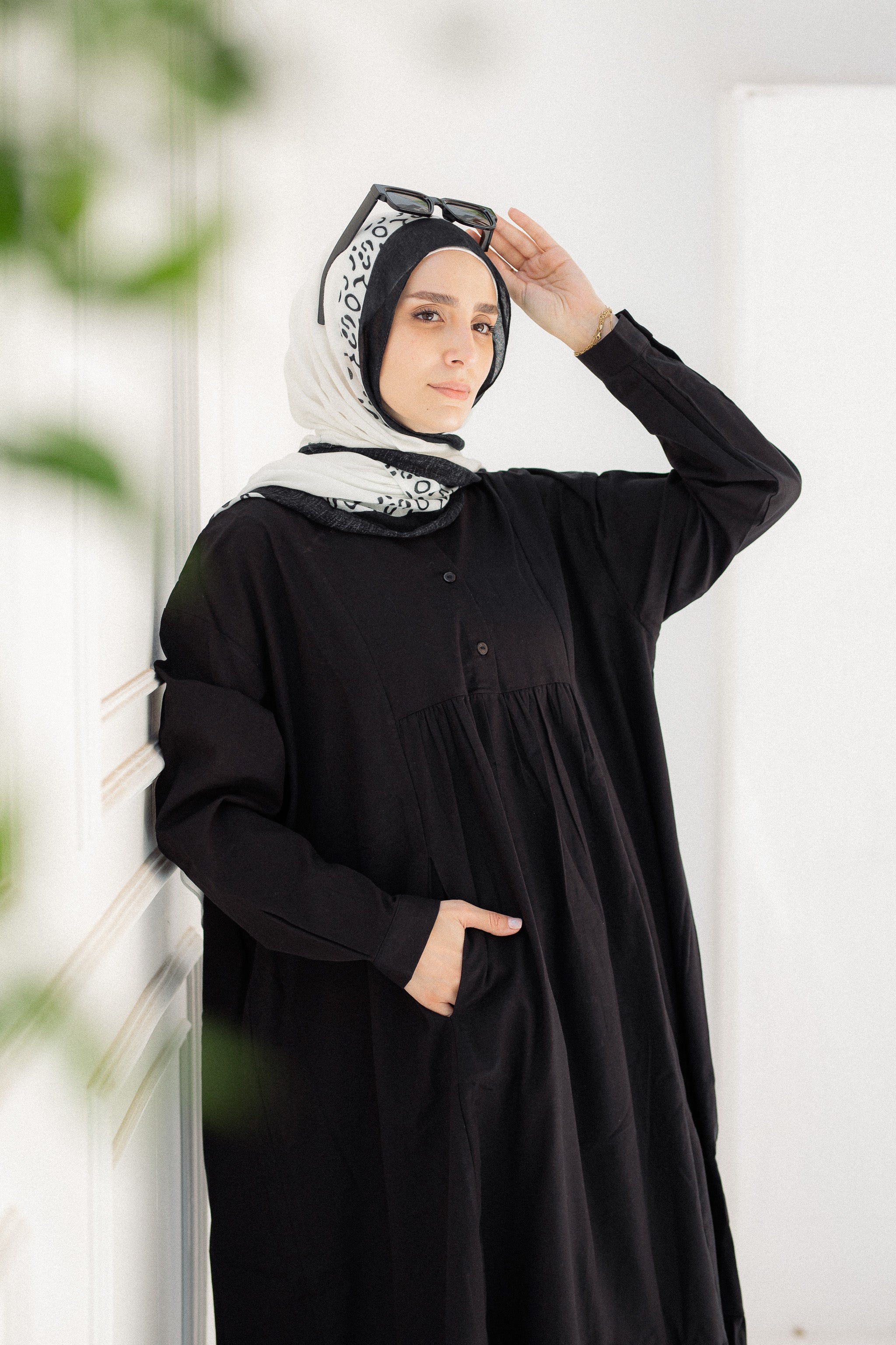 Ruffled black