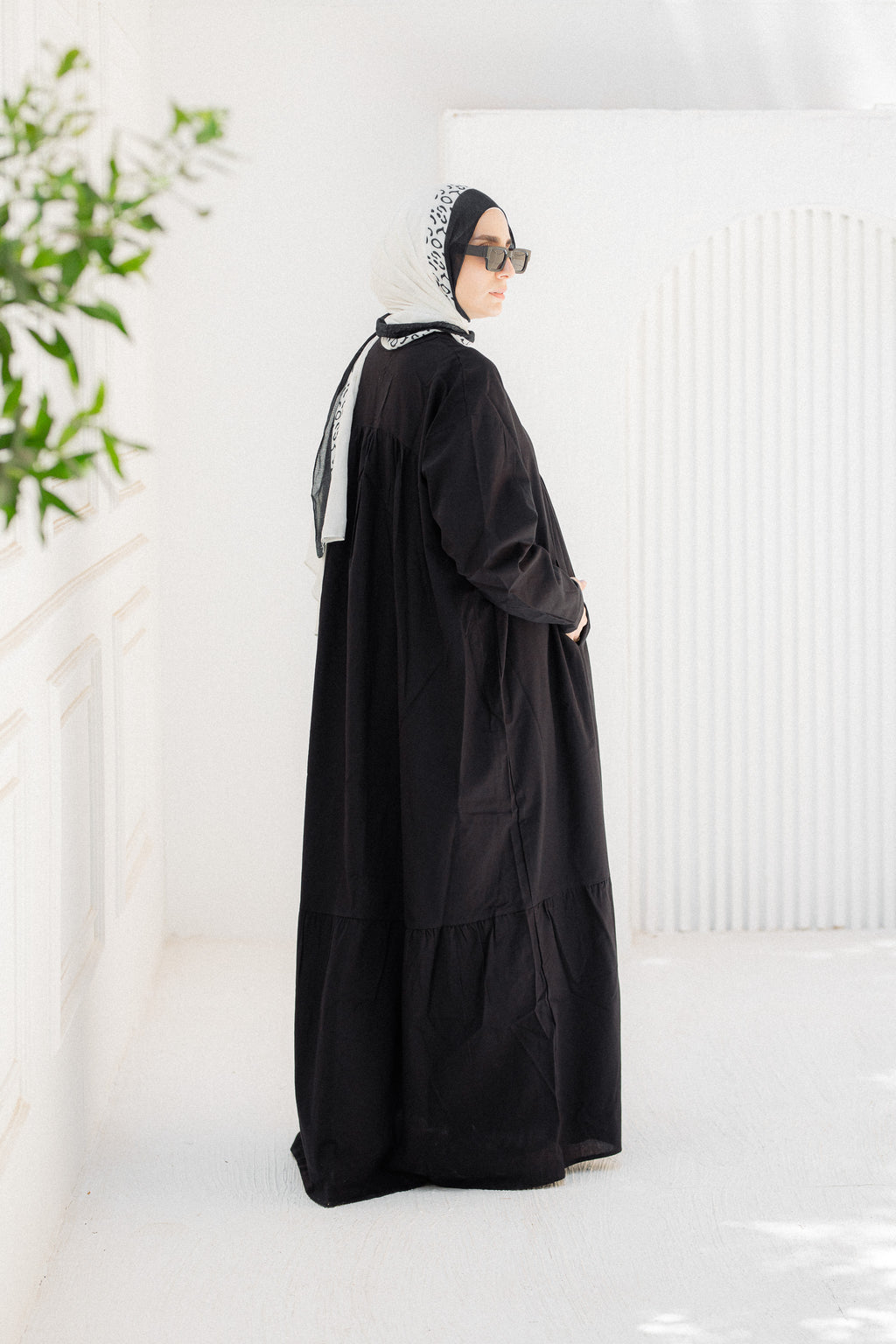 Ruffled black